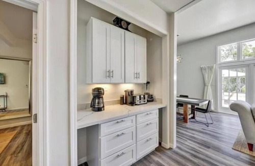 Tamalpais-Homestead Valley House | Nature View Retreat - Close to SF, Beach & Parks