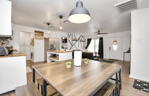 Fresno House | Natured Relax Retreat Sleeps11 Super HighSpeedWifi