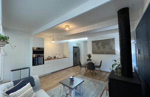 Kiels Mountain Apartment | Natures Nook - Central Sunshine Coast