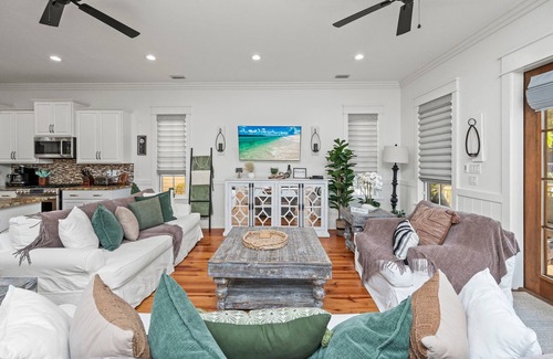 Santa Rosa Beach House | NatureWalk ~ Minutes to Seaside, Bikes, Pools, Pickleball