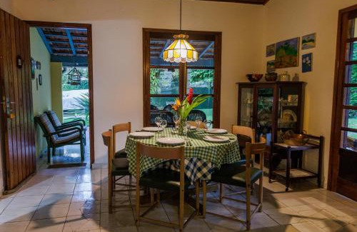 Praia Deserta House | Natureza a 100m da Praia, 4 suítes, amplo jardim