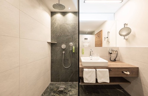 Matrei in Osttirol Hotel | Naturhotel Outside