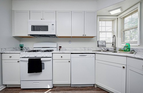 Indianapolis House | Naturista City Getaway - Indianapolis