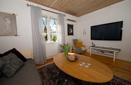 Skovde Municipality Villa | Naturskönt boende nära Skövde