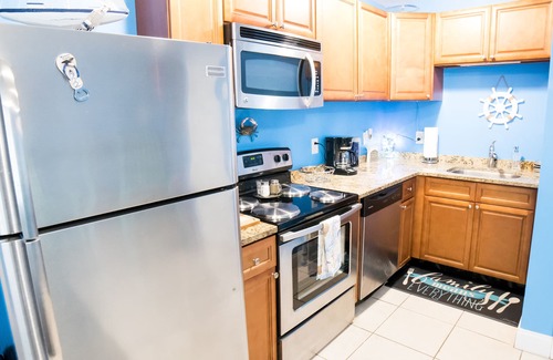Madeira Beach Apartment | NAUTI ESCAPE ACROSS THE STREET FROM BEACH ACCESS