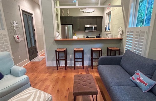 Olde Town Cottage | "Nauti-Jayne" coastal cottage in Historic Old Town Bluffton