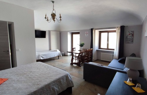 Viverone Bed & Breakfast | Nautica Tarello - Casa Ena B&B