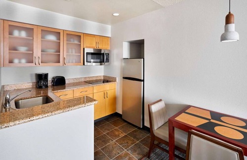 Parole Apartment | Nautical Adventure Awaits in Annapolis Suites! Pets Allowed Here! Free Breakfast