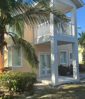 Alice Town House | Nautical Bimini Bay Villa with Starlink
