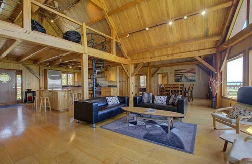 Morehead City House | Nautical Getaway