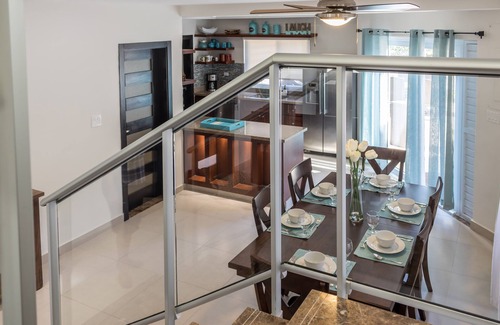 Reading House | Nautical Homes 3 Ocean Front/View, Free Wifi, A/C, Hot Tub, BBQ Grill. Balcony