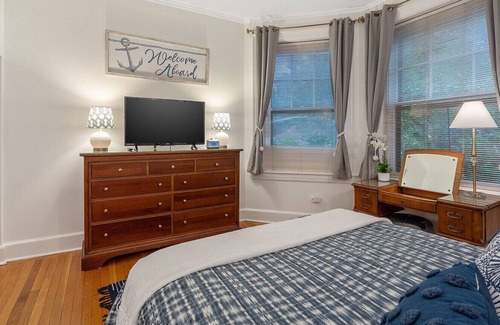 Downtown Syracuse Apartment | Nautical Lover's Apartment in Syracuse!