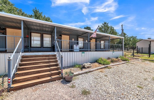 Kingston Apartment | Nautical Nest - 1 Bedroom Hotel Room by The Lodges at Fossil Creek