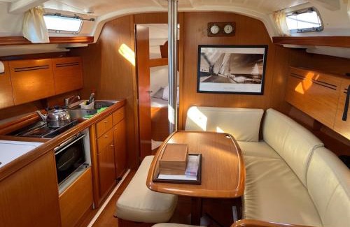 Tomicici Boat Rental | Nautical Nomads Yacht Charter