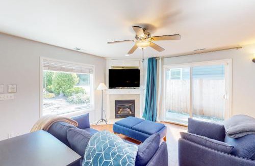 Coupeville House | Nautical View Getaway