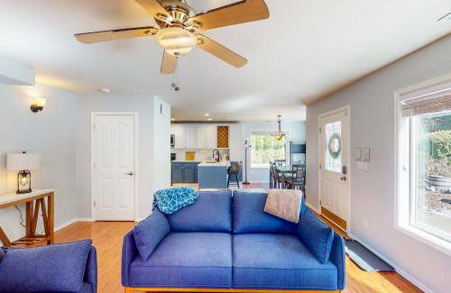 Coupeville House | Nautical View Getaway