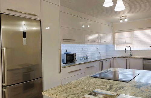 Swakopmund Apartment | Nautilus - a yacht-inspired 2-bedroom holiday apartment. Simple and elegant.