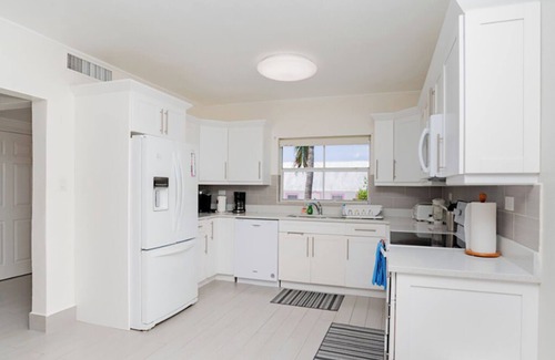 West Bay House | Nautilus One – A Beachfront Condo on Seven Mile Beach - by Cayman Villas