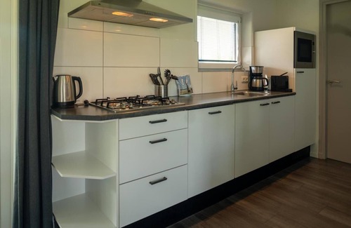 Burdaard Villa | Nautisch de Luxe 6p - Three Bedroom Villa, Sleeps 6