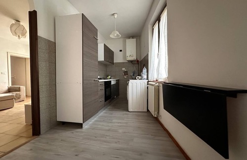 Cascina Apartment | Navacchio, Appartamento a 5 Minuti a Piedi Dalla Stazione del Treno e bus