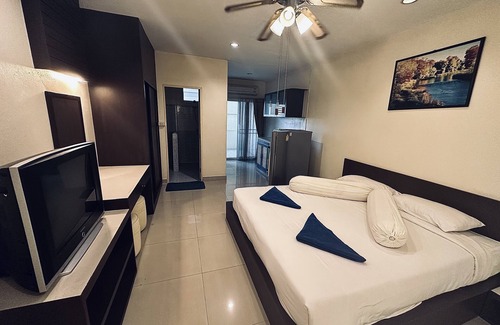 Khlong Nung Hotel | Navanakorn Aomsin Hotel near Big C Super