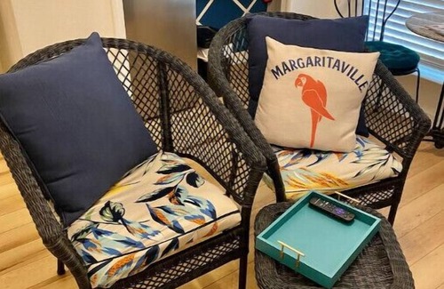 Navarre Apartment | Navarre Beach Getaway! Stay for FREE if you move to Navarre!