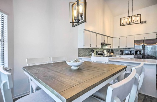 Navarre House | Navarre Home w/Game Area + Screened-In Porch