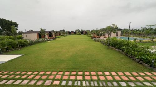 Rajpipla Hotel | Navjivan Resort