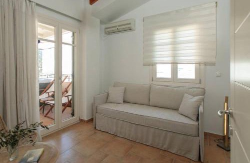 Chalkio House | Naxos Chalkion Beautiful Detsis House with jacuzzi