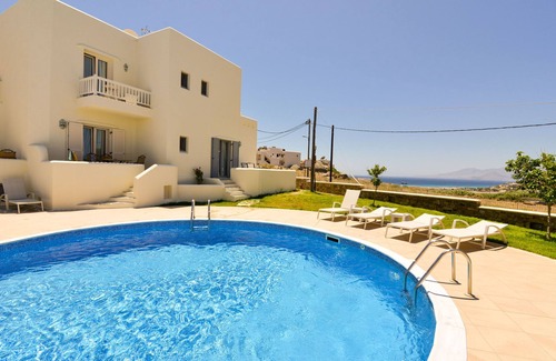 Agios Prokopios Villa | Naxos Relaxing Villa with jacuzzi for 6