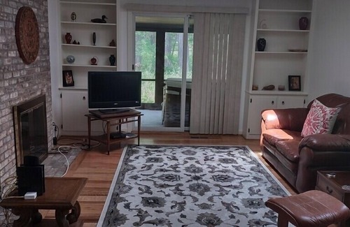 Pittsford House | Nazereth, Saint John Fisher and Schoen Place nearby.nWeek/month discounts.