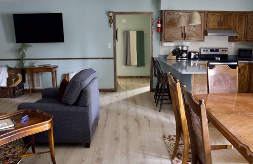 Sloans Valley House | nBlue Lagoon At Villager Resort