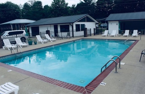 Sloans Valley House | nBlue Lagoon At Villager Resort