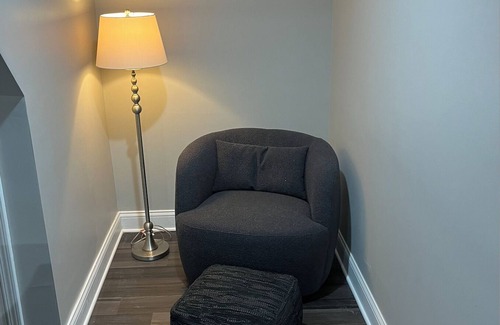South Shore House | nCharming 2-bedroom space with AC, WiFi in amazing Chicago