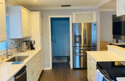 Vero Beach South House | nCharming 3-bedroom pool house with WiFi and AC in Vero Beach near the beach