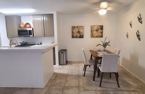 Mission Valley West Condo | nClean & Cozy - Pool & Hot tub, Fitness room & Free Parking,