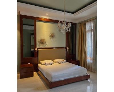 East Jakarta Villa | Ndalem Bu Fit Villa