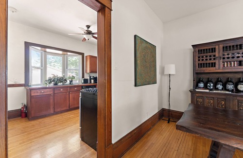 Northeast Minneapolis Arts District House | NE Arts/BrewHouse; Amazing location, hot-tub, pool table, local art