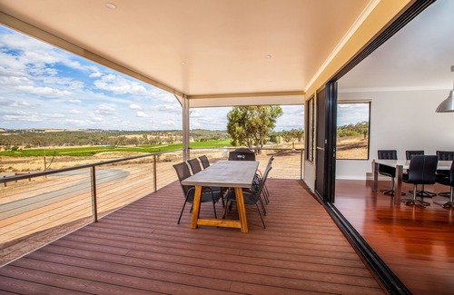 Clare Villa | Neagles Retreat Villas 3-2 bedrooms