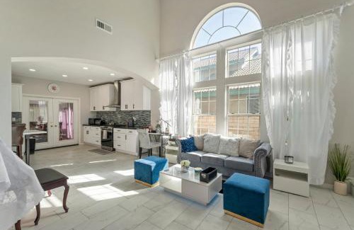 Ontario House | Near Airport and Outlet Mall 6 bedroom large house