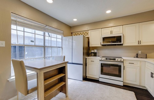 Humble Condo | Near Airport & Interstate: Houston Area Townhome