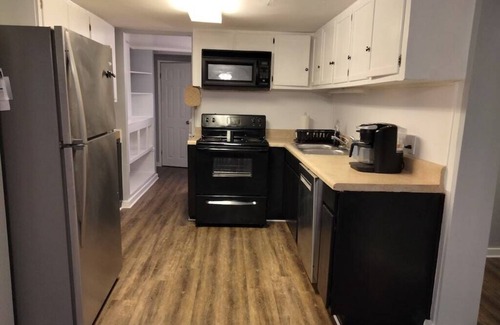 New Bern House | Near airport, restaurants, and river, Smart Tvs in all rooms
