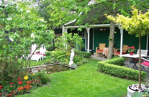 Koog aan de Zaan Apartment | Near Amsterdam, luxury guesthouse with kitchen, Jacuzzi and private Finnish sauna