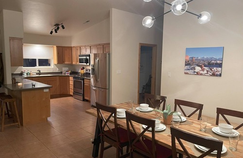 Moab House | Near Arches & Canyonlands-in Town-Indoor Pool-Cottonwood Home