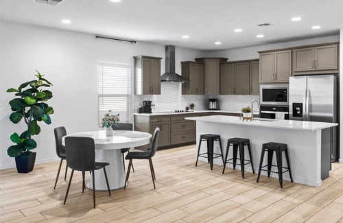 Goodyear House | Near Ballpark+Golf | EV Charger in Garage