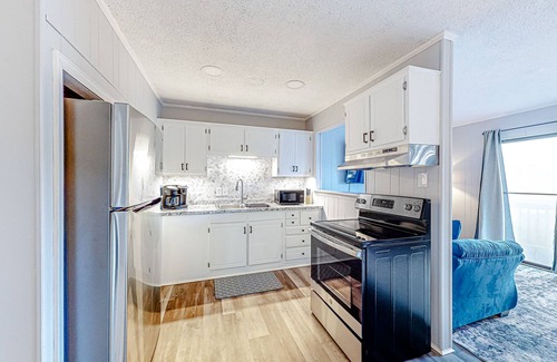 Ocean City Condo | Near beach & boardwalk, with modern amenities - Golden Gate community