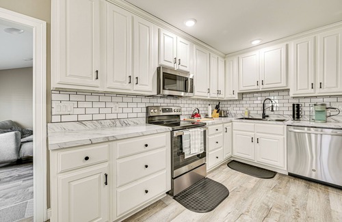 Lebanon House | Near Bourbon Trail: Quiet Home w/Deck