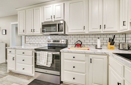 Lebanon House | Near Bourbon Trail: Quiet Home w/Deck