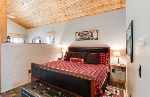 Toston House | Near Bozeman~ Modern Rustic Retreat~Private Guest House~on the Missouri River