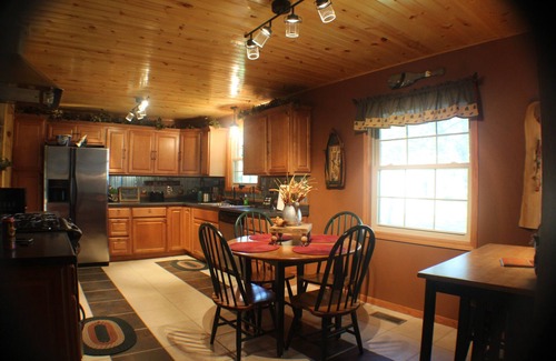 Omaha House | Near Branson MO, Private and secluded Cabin style 3BR house. WiFi & Smart TV.